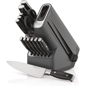 Ninja™ NeverDull® Knife Block Set | 17 Piece Kitchen Knife System with Built-in Sharpener | Rust Resistant, German Stainless-Steel Knives | Black | K32017(14-Piece)